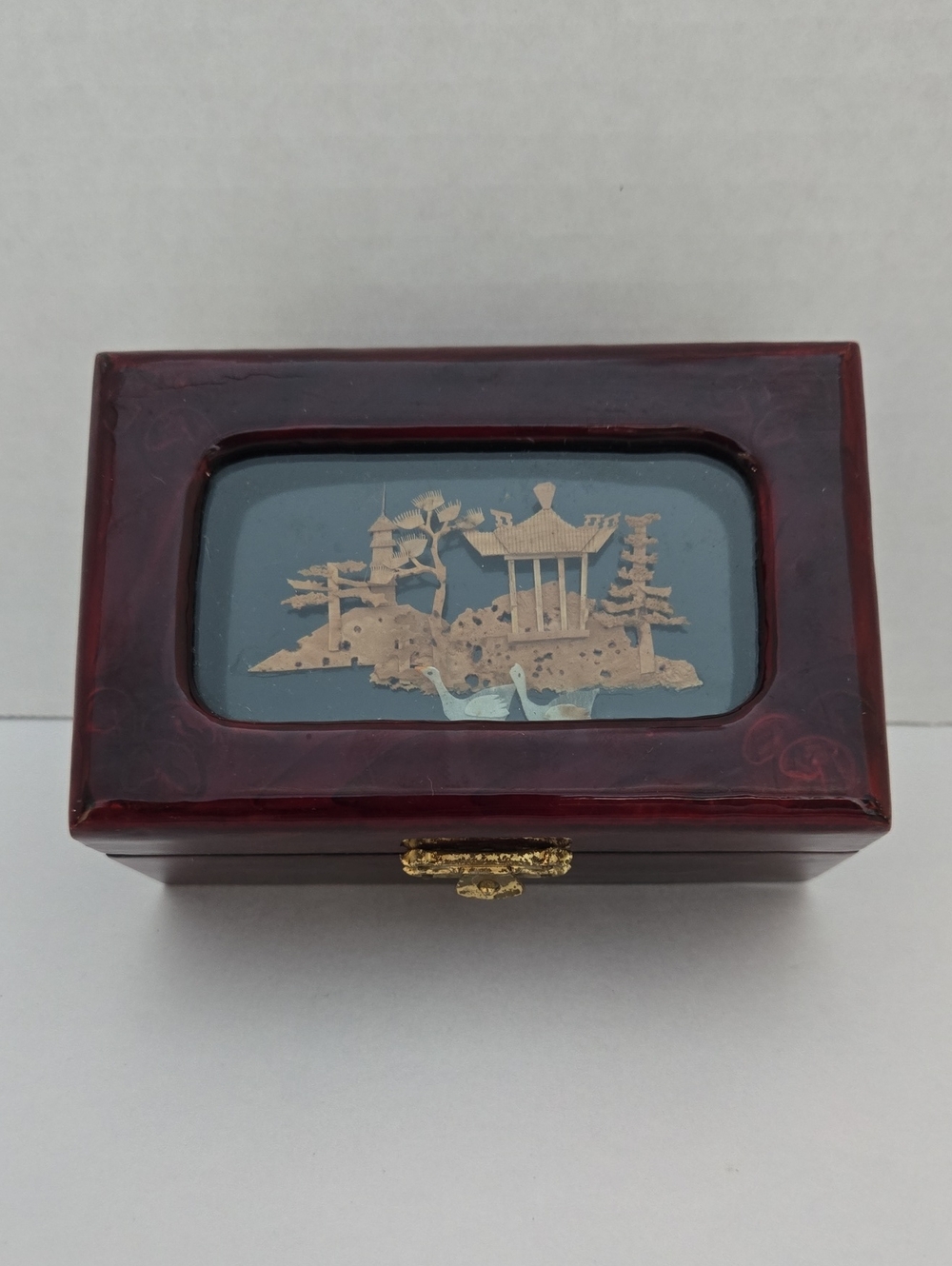 Vntg Lacquered Wooden Cork Diorama Trinket Box EUC 5"x3"x2.25"